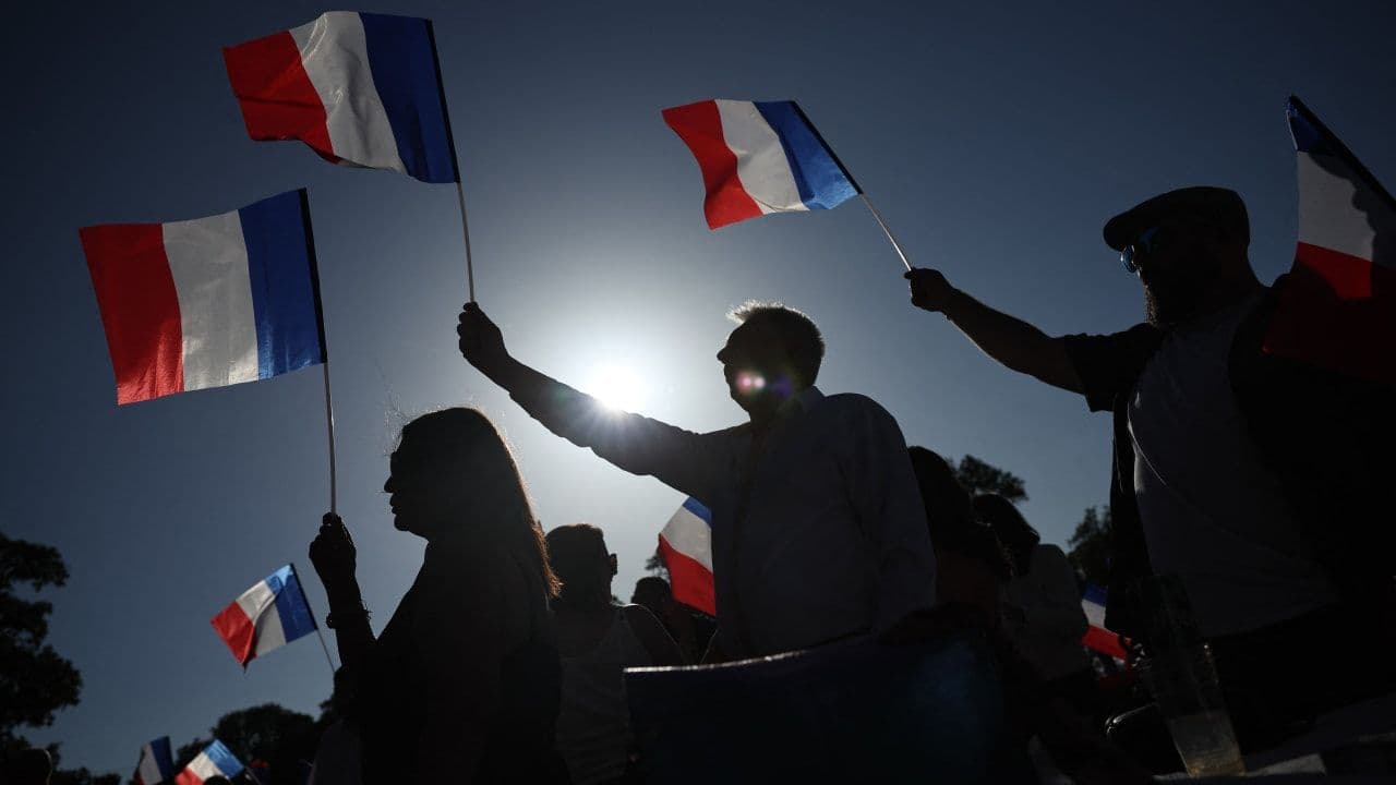 Two employees of France's Prime Minister's Service have died by suicide in recent months, and several colleagues have attempted suicide.
